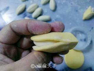 香蕉馒头-花样面食的做法步骤:4