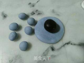 章鱼豆沙包的做法步骤:2