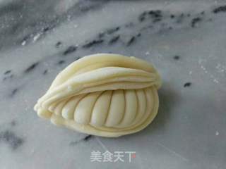 海螺花卷的做法步骤:11