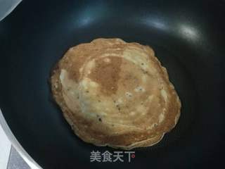 香蕉红枣酸奶煎饼的做法步骤:12