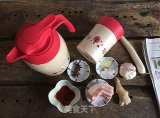 蒜泥白肉的做法步骤：1