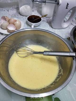 斑马纹戚风蛋糕的做法步骤:6
