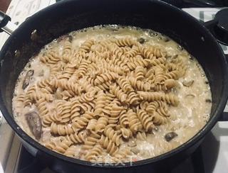 鸡胸肉贝拉蘑菇罗蒂尼的做法步骤:6