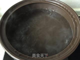 蟹味菇鲫鱼汤的做法步骤：9