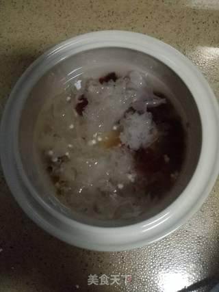银耳桃胶西米露的做法步骤:6