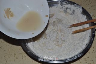 腐乳花卷的做法步骤：1