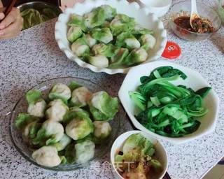 翡翠白菜饺子的做法步骤:16