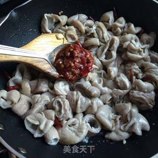 “炖菜”干锅肥肠煲的做法步骤：8