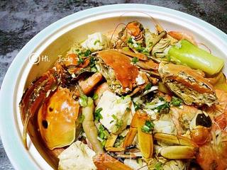 螃蟹豆腐海鲜菇一锅鲜的做法步骤:3