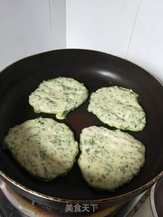 韭菜鸡蛋饼的做法步骤:5