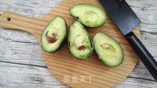 牛油果奶昔的做法步骤:2