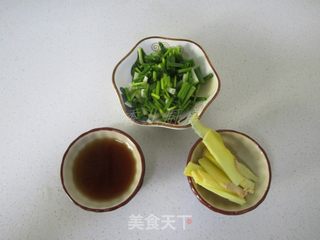 干煎爆腌带鱼的做法步骤:2