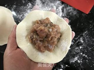 灌汤鲜肉大包的做法步骤：10