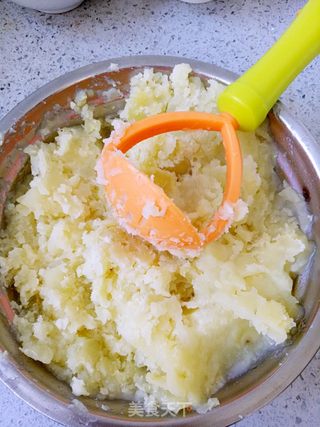 土豆丸子的做法步骤:4