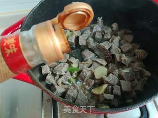 牛肉炖萝卜的做法步骤:7