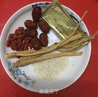 滋补阿胶白鸽猪骨汤的做法步骤:2