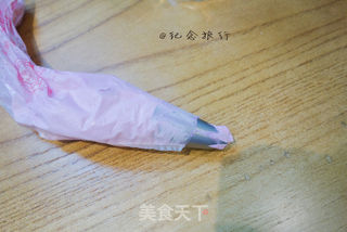 火龙果蛋糕卷的做法步骤:18