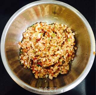 荠菜猪肉水饺的做法步骤:4