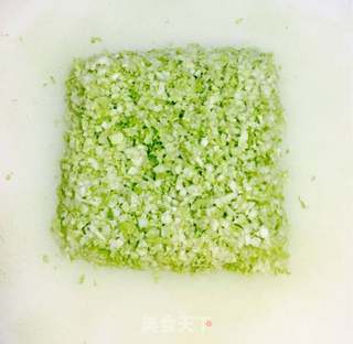 荠菜扇贝丁水饺的做法步骤:8
