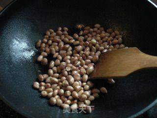 下酒小菜——咸酥花生米的做法步骤:6