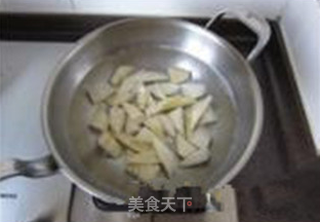春笋煨土鸡的做法步骤:3