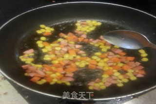 自制牛奶鸡蛋炖饭～的做法步骤：4