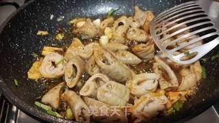 白菜烧肥肠的做法步骤:4