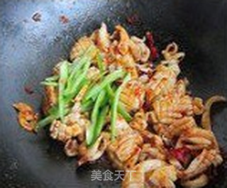 香辣墨鱼仔的做法步骤:10