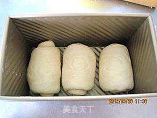 牛奶土司——祥细的手动打蛋器揉面过程的做法步骤:17
