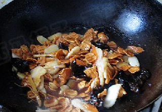 香脆糖醋荸荠素肉片的做法步骤:12