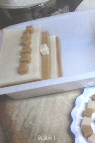 双色皮冻的做法步骤:8