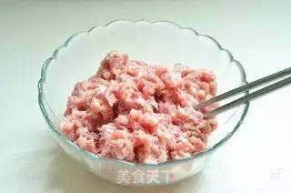 春天野菜香---荠菜水饺的做法步骤：1
