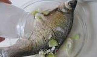 咖喱鳊鱼的做法步骤：2