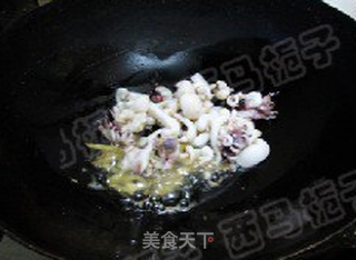 墨鱼仔炒韭菜的做法步骤:7