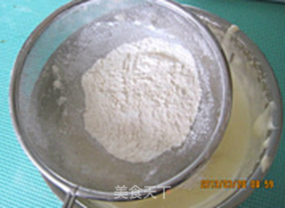 胡萝卜小蛋糕——祥细的海绵蛋糊的制作过程的做法步骤:8
