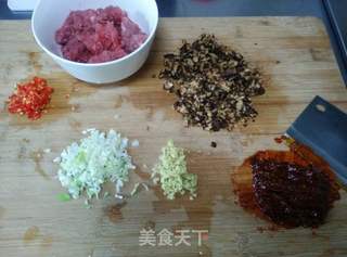 香辣牛肉香菇酱的做法步骤:2