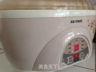 冰糖银耳炖雪梨的做法步骤:5
