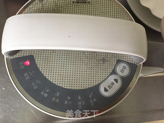 【紫薯银耳燕麦羹】冬日里暖胃羹之一的做法步骤：2