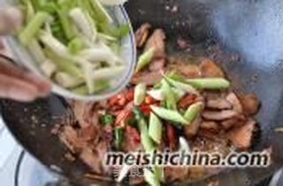 小炒腊肉的做法步骤:7