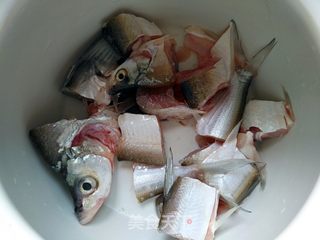西红柿秋刀鱼汤的做法步骤:3