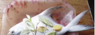 清蒸平鱼的做法步骤:2