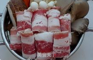 蒜香肥牛火锅的做法步骤:6