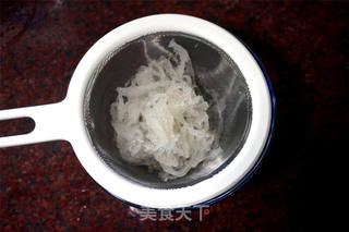 一道滋润去燥养颜美容的绝色美食-星空燕窝的做法步骤:2