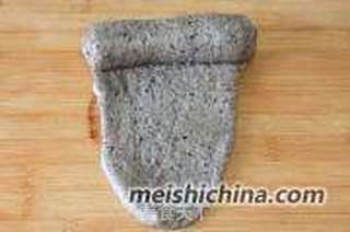 【黑芝麻吐司】做一个好吃又营养的吐司的做法步骤:7