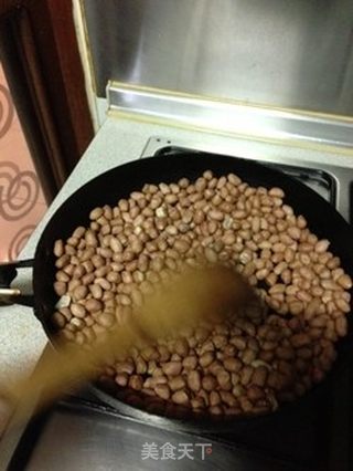咖啡挂霜花生的做法步骤:2