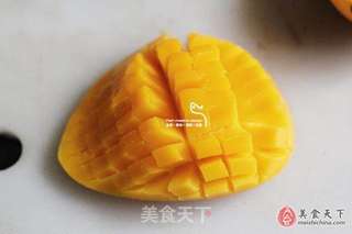 樱桃白巧芒果慕斯的做法步骤:6