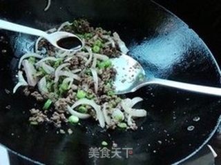 尖椒洋葱炒牛肉的做法步骤：6