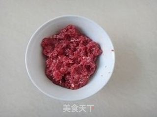 尖椒洋葱炒牛肉的做法步骤：2