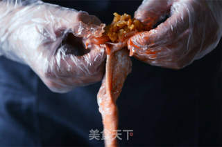 吃完一个肯定还想再吃一个的鸡翅包饭的做法步骤:6