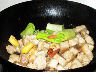 肉控的福音---杏鲍菇烧肉的做法步骤:8